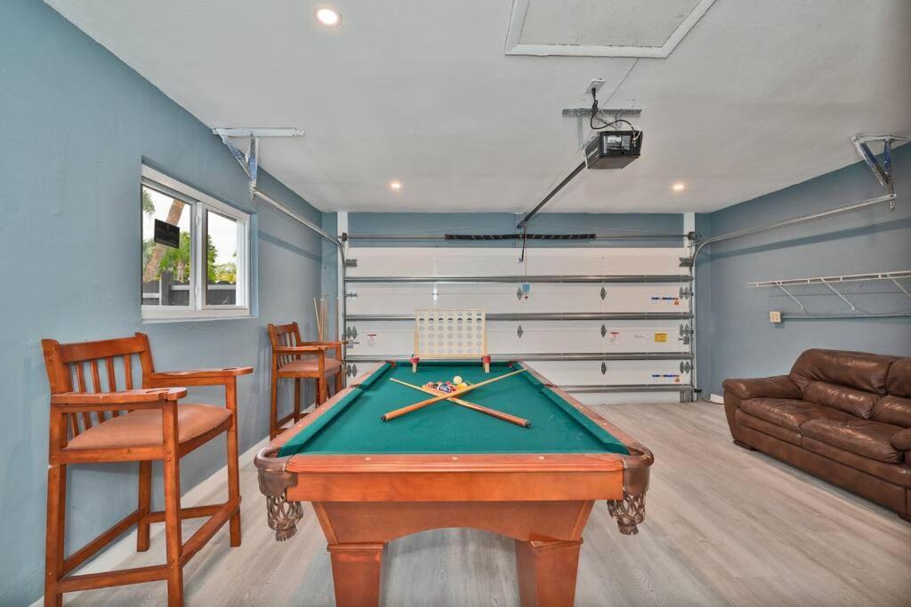 Spacious 4 Bedrooms, 2 Bathroom House With Pool ミラマー エクステリア 写真