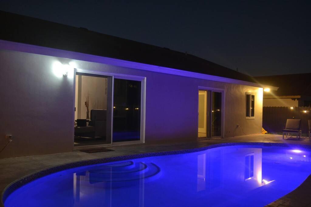 Spacious 4 Bedrooms, 2 Bathroom House With Pool ミラマー エクステリア 写真